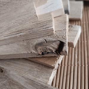 25 x Holzklötzchen Eiche rustikal 22 x 8 x160 mm